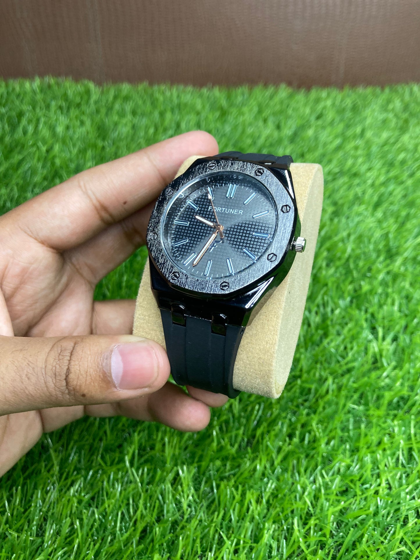 AP FORTUNER WATCH
