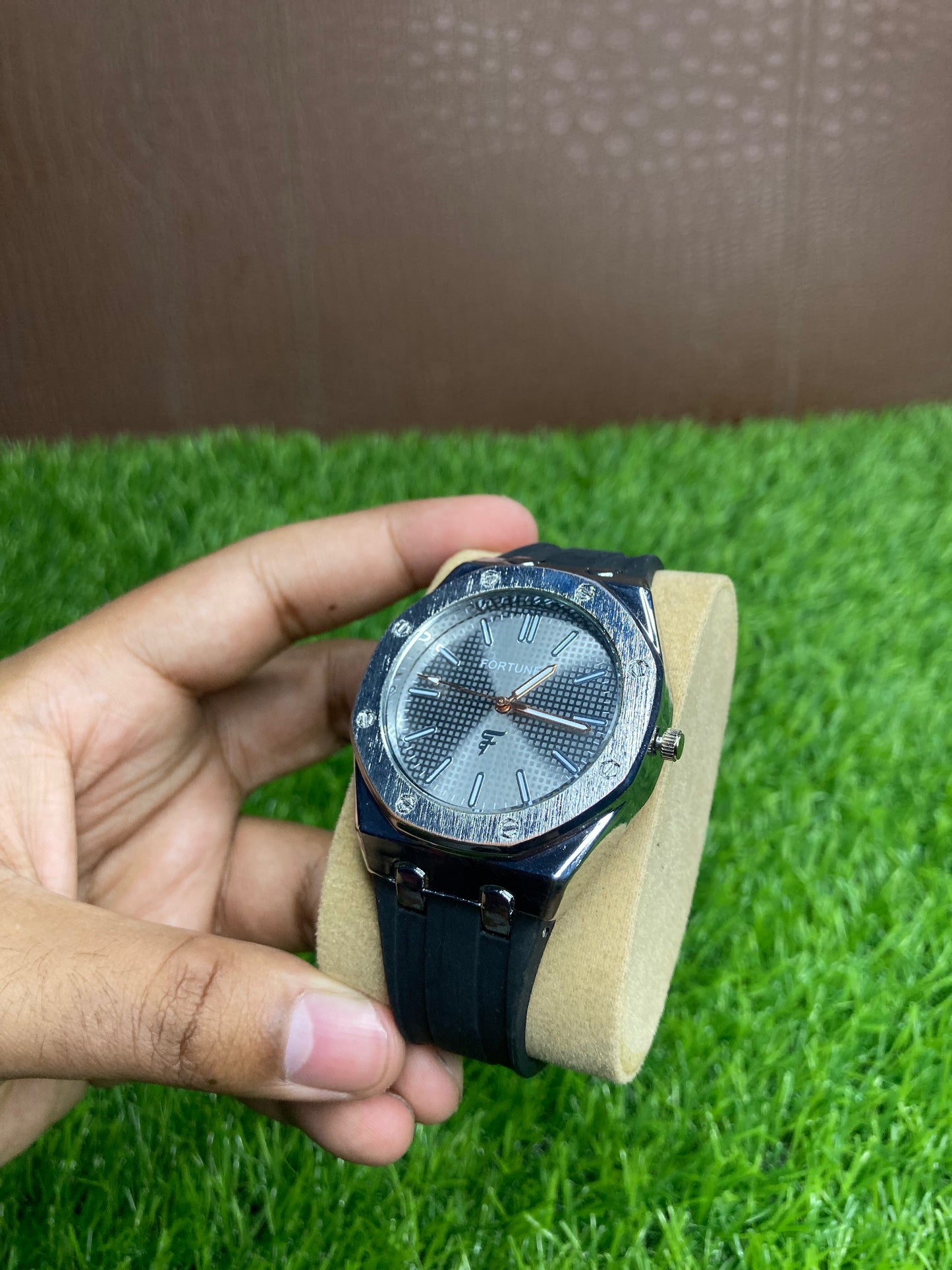 AP FORTUNER WATCH